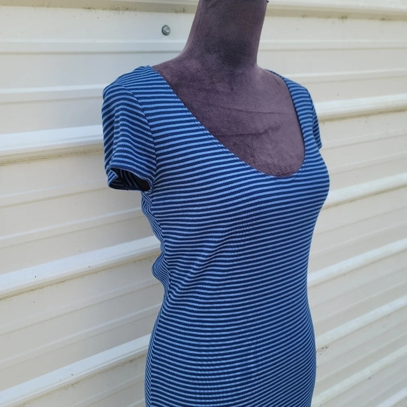 Volcom Womens Possession Body Con Dress Cut Out Back Blue Striped Stretch Sz L - Picture 4 of 14